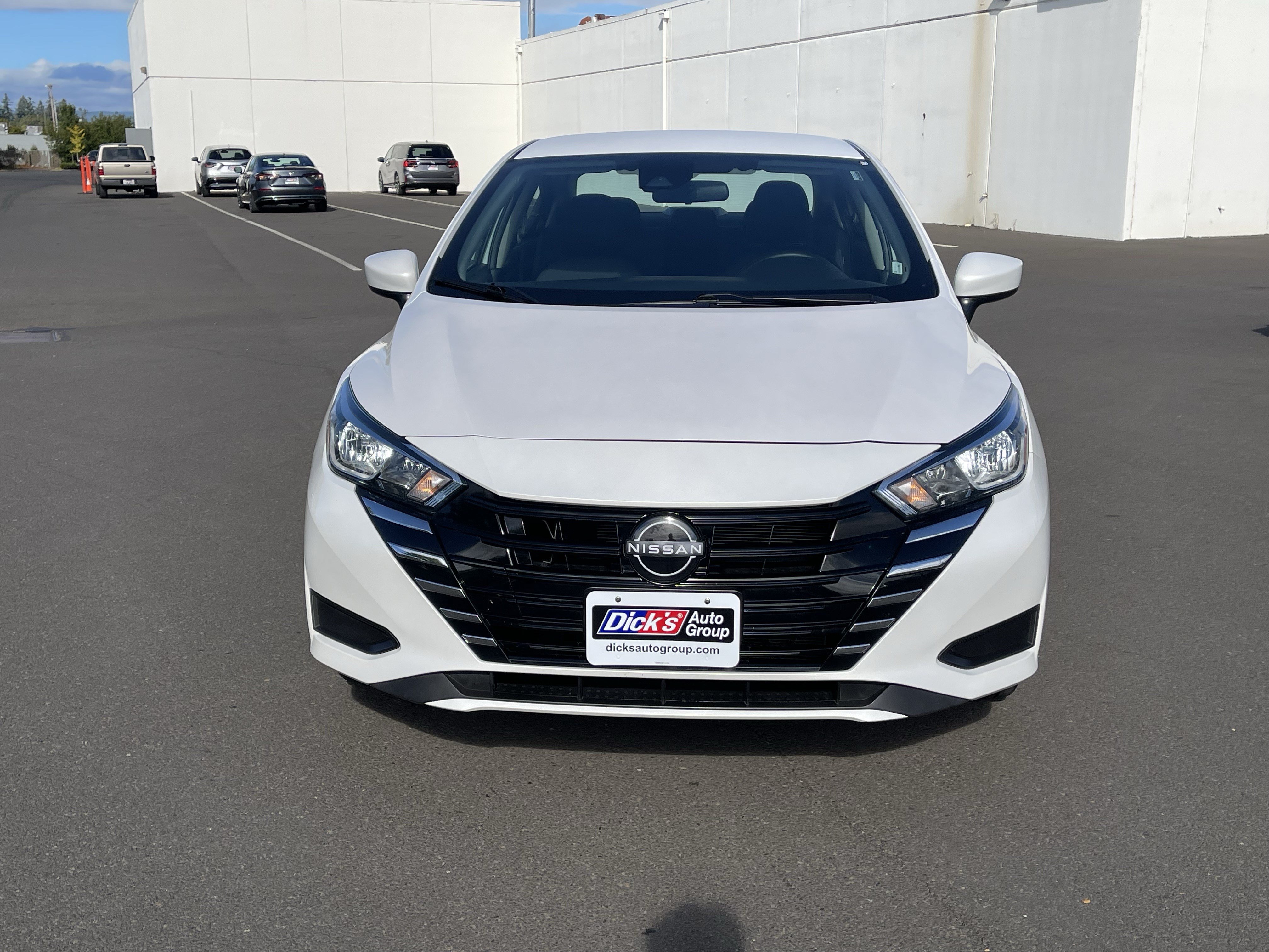 Used 2024 Nissan Versa SV FWD image 8