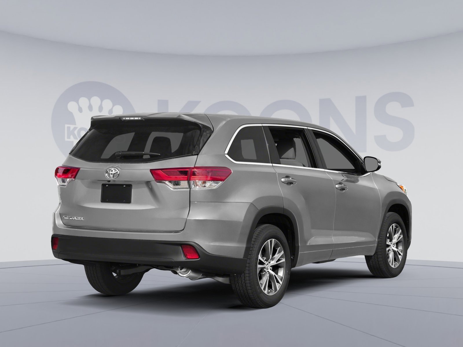Used 2019 Toyota Highlander LE image 2