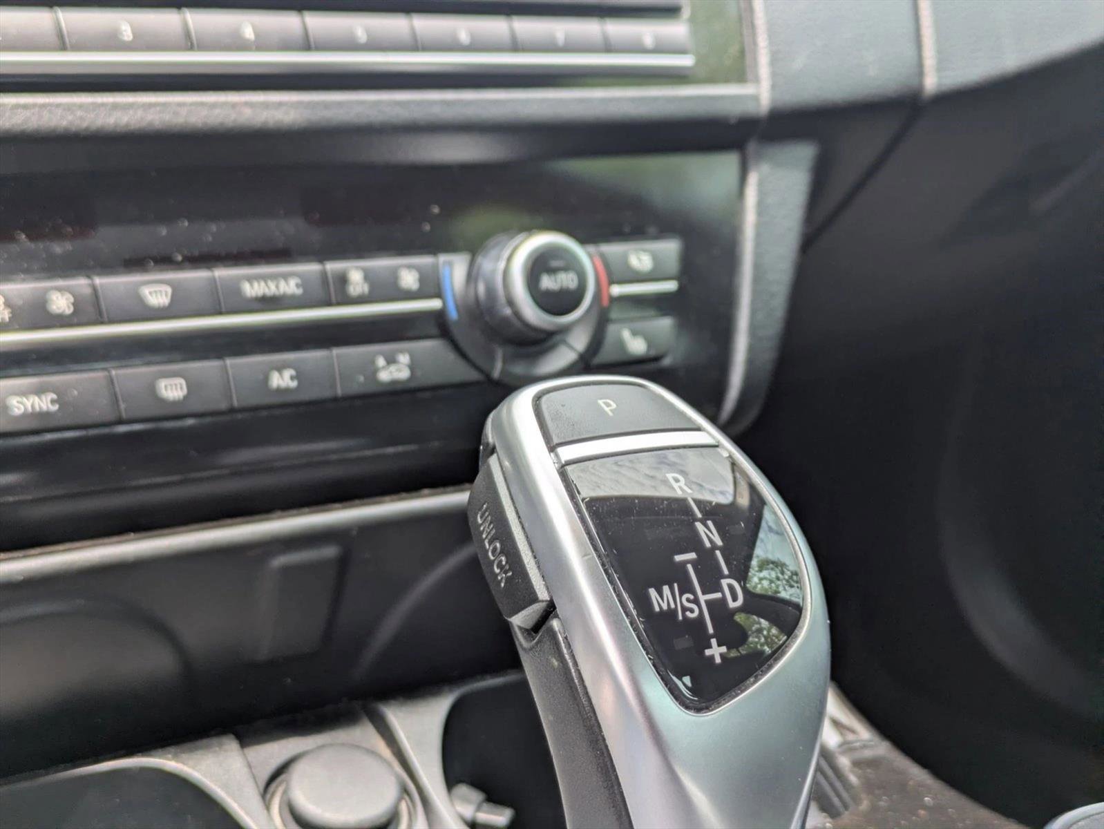 Used 2016 BMW 528i Sedan RWD image 13