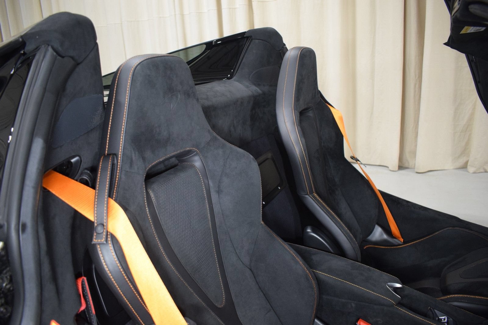 Used 2024 McLaren 750S Spider RWD image 20