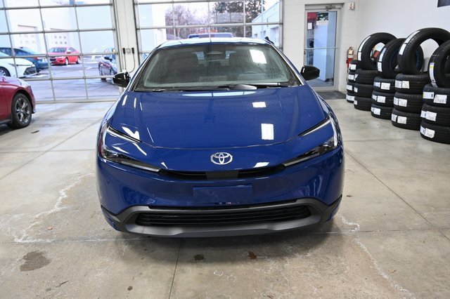 New 2026 Toyota Prius LE image 2