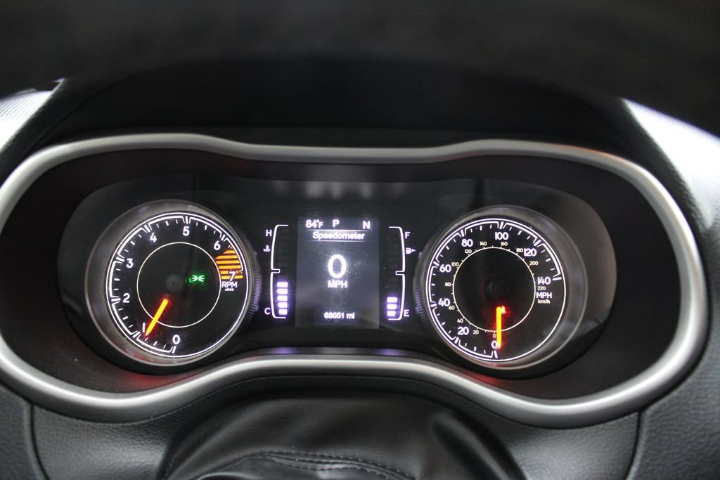 Used 2018 Jeep Cherokee Latitude Plus FWD image 33