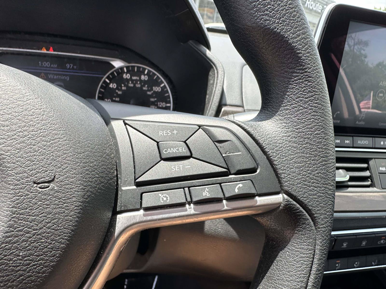 Used 2024 Nissan Altima 2.5 SV FWD image 27