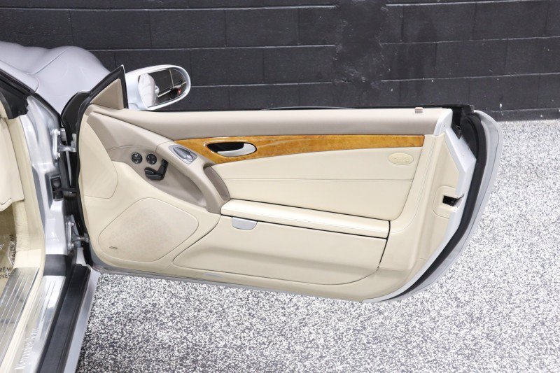 Used 2008 Mercedes-Benz SL 550 image 40