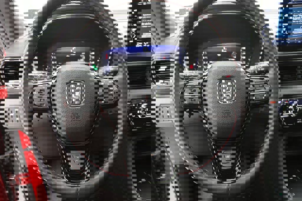 Used 2025 Honda Pilot Black Edition image 18