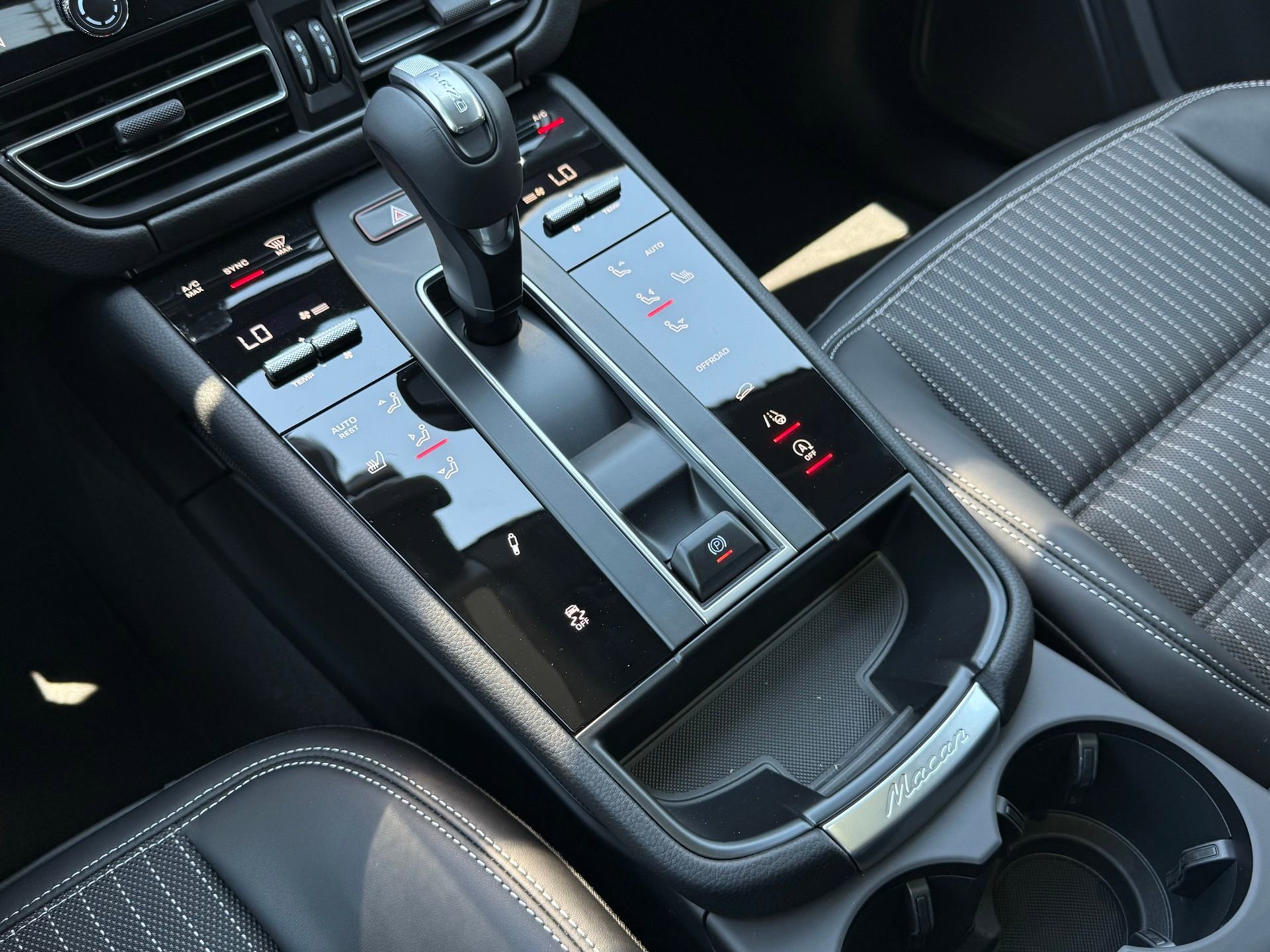 Used 2025 Porsche Macan image 22