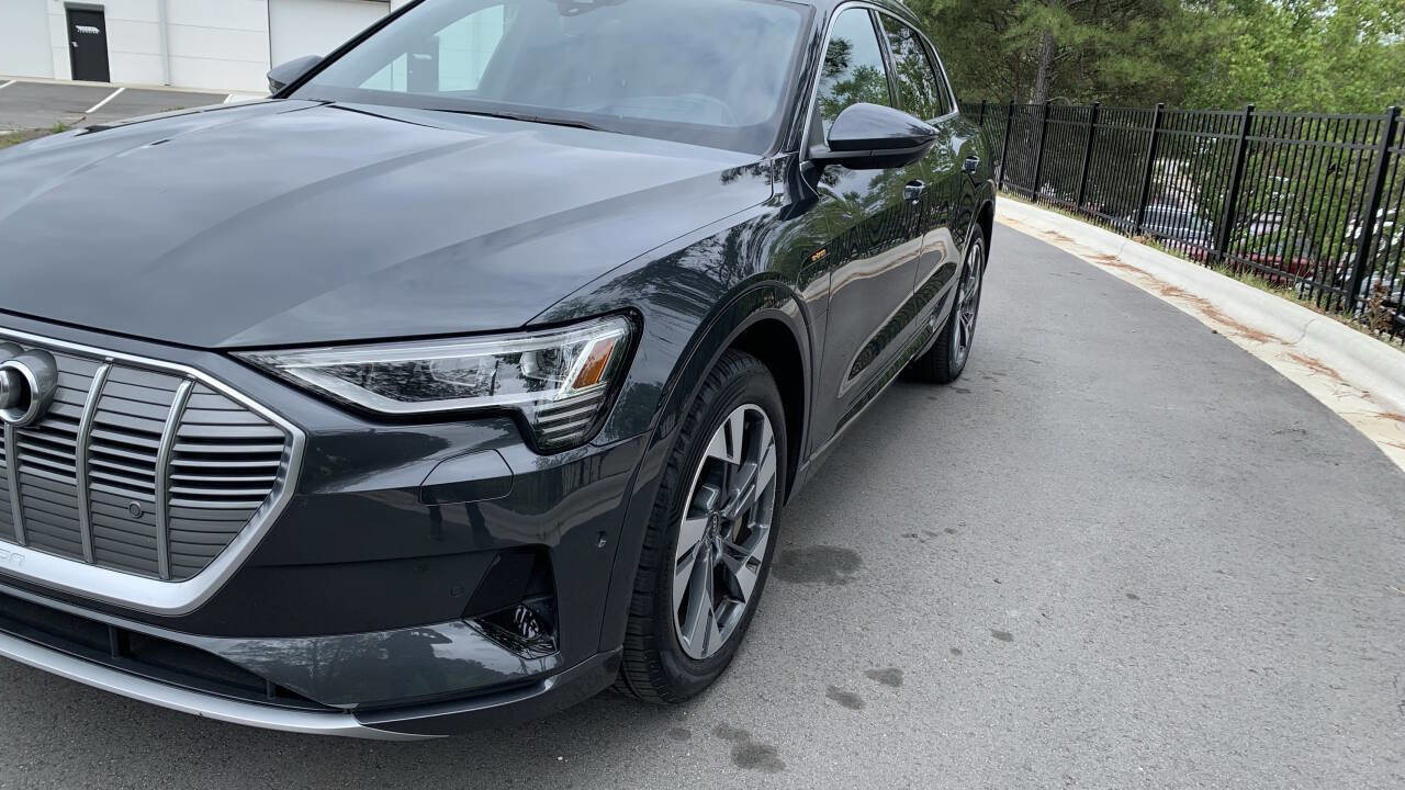 Used 2021 Audi e-tron Prestige w/ Prestige Package AWD/4WD image 4