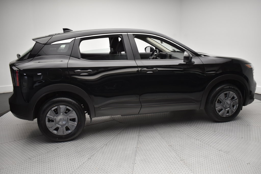 Used 2025 Nissan Kicks S AWD/4WD image 7