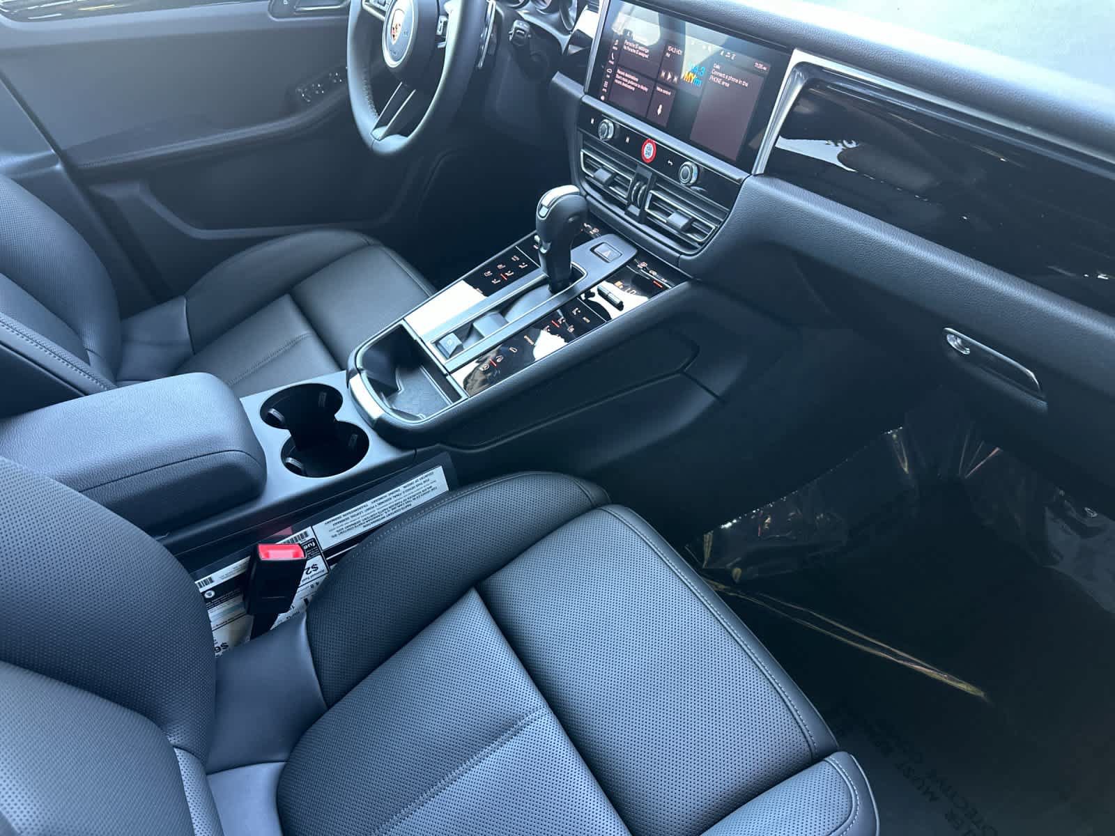New 2026 Porsche Macan AWD/4WD image 17