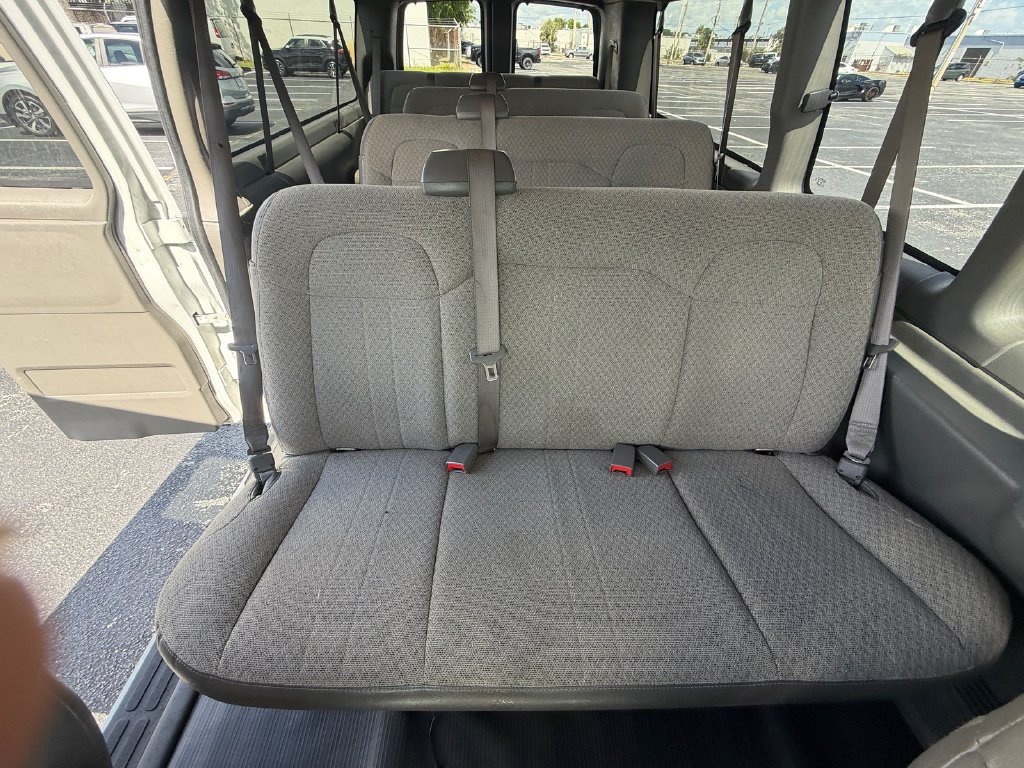 Used 2023 GMC Savana 3500 LS w/ Chrome Appearance Package RWD image 15