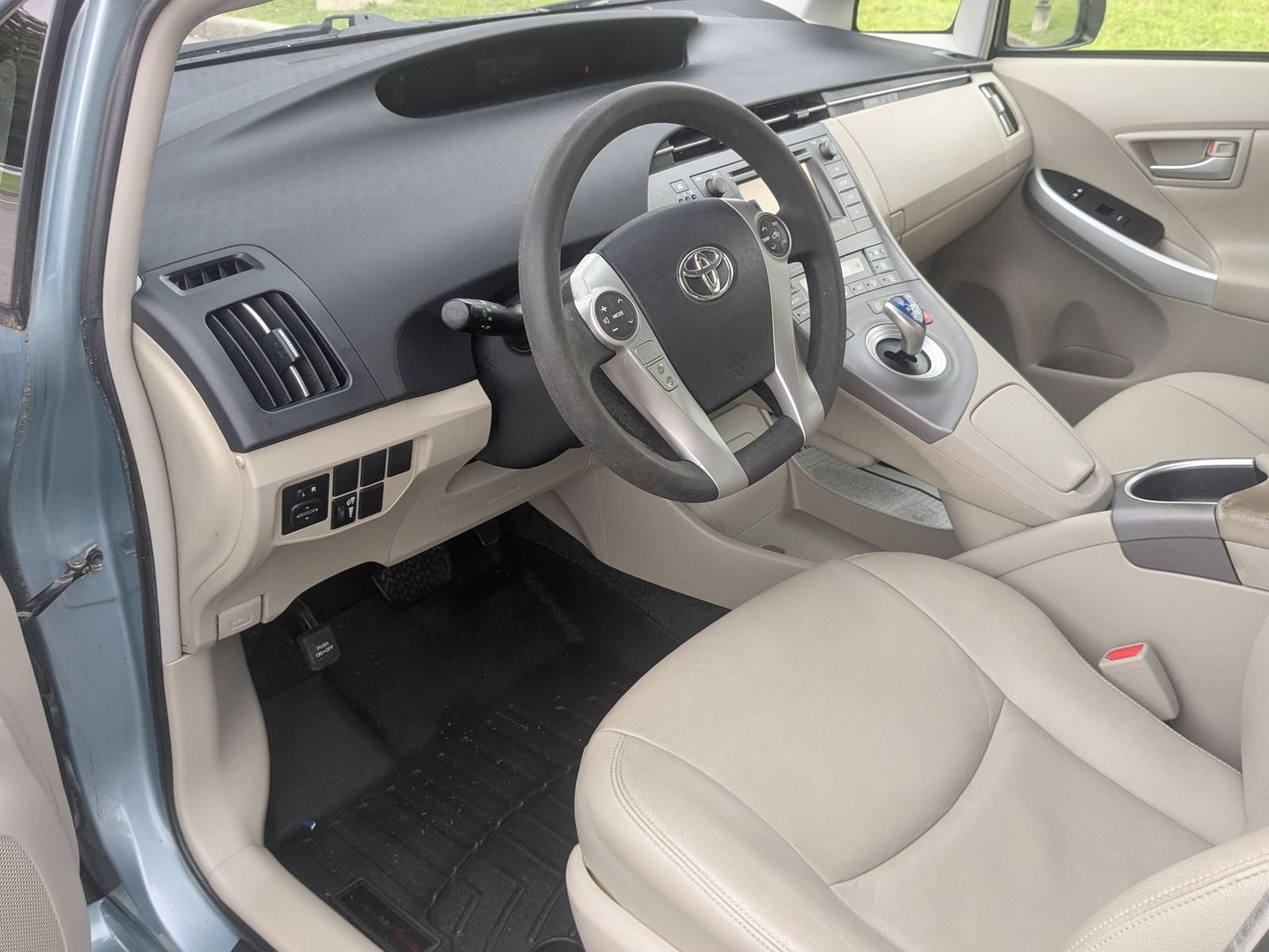 Used 2015 Toyota Prius Two FWD image 14