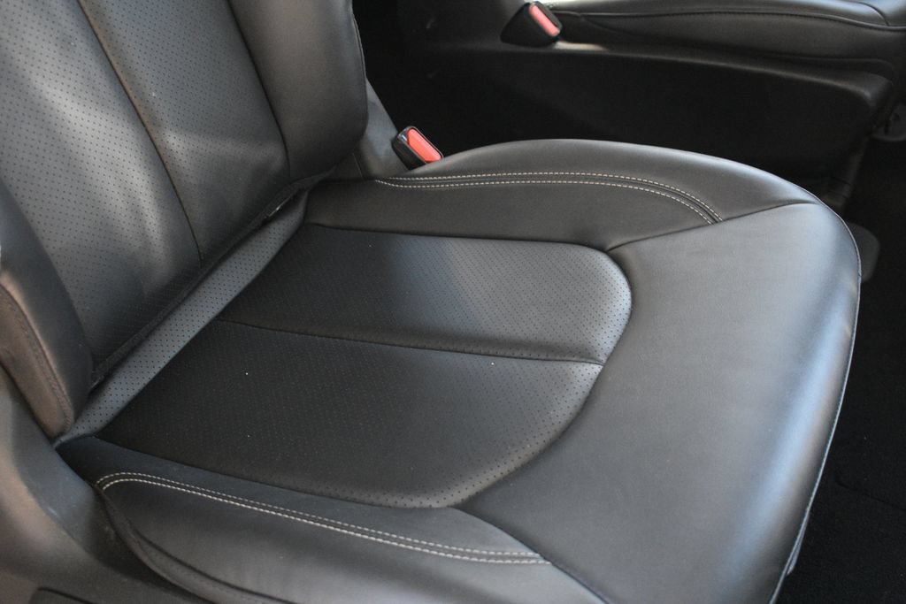 Used 2024 Chrysler Pacifica Limited FWD image 24