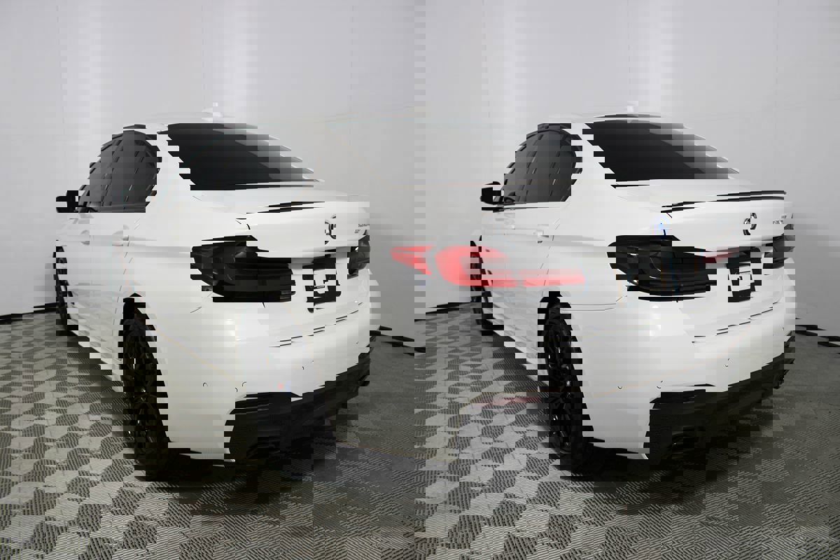 Used 2023 BMW 530e 530e w/ M Sport Package image 37