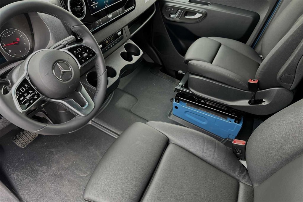 Used 2024 Mercedes-Benz Sprinter 144 Cargo image 9