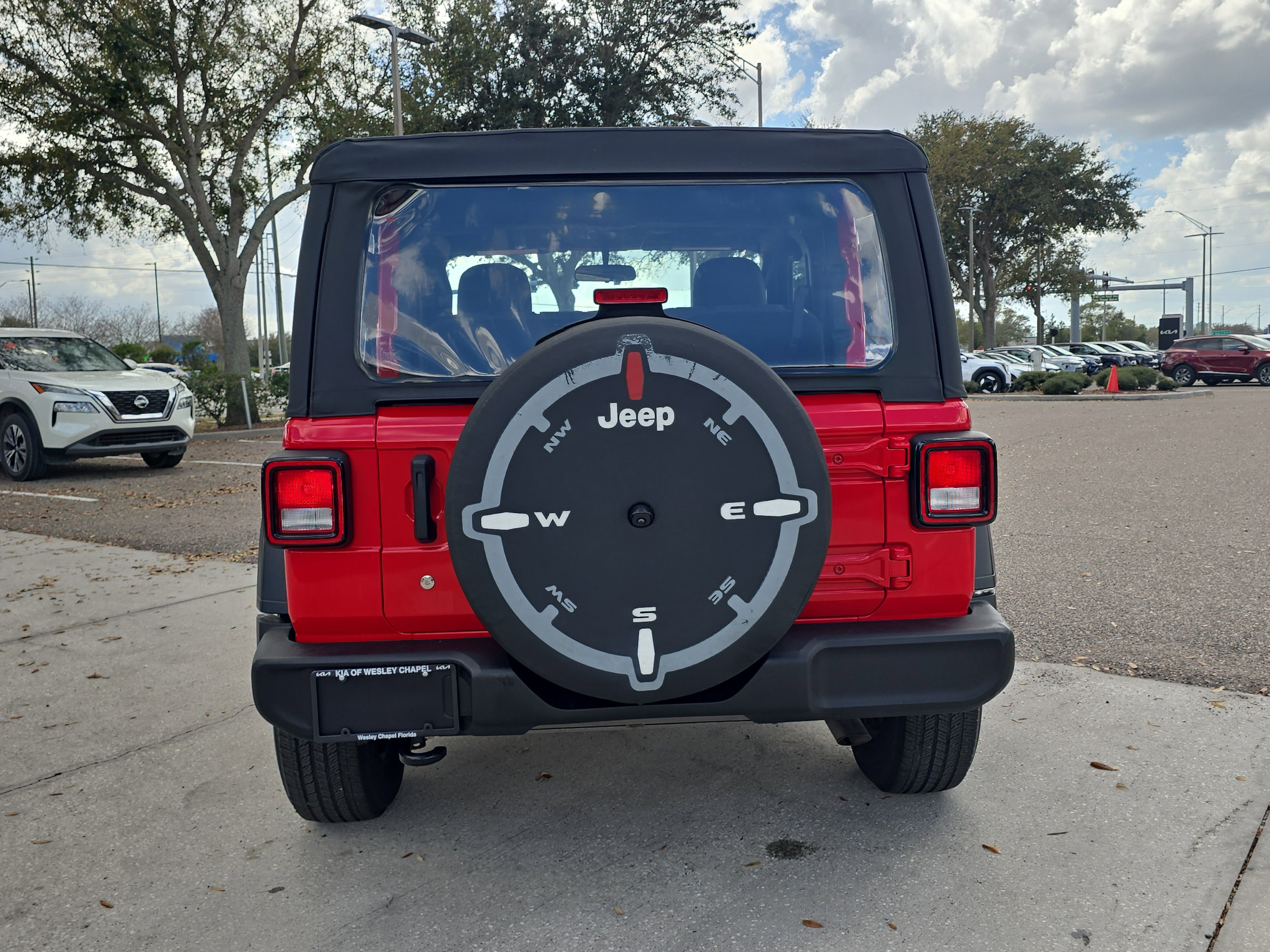 Used 2021 Jeep Wrangler Sport image 7