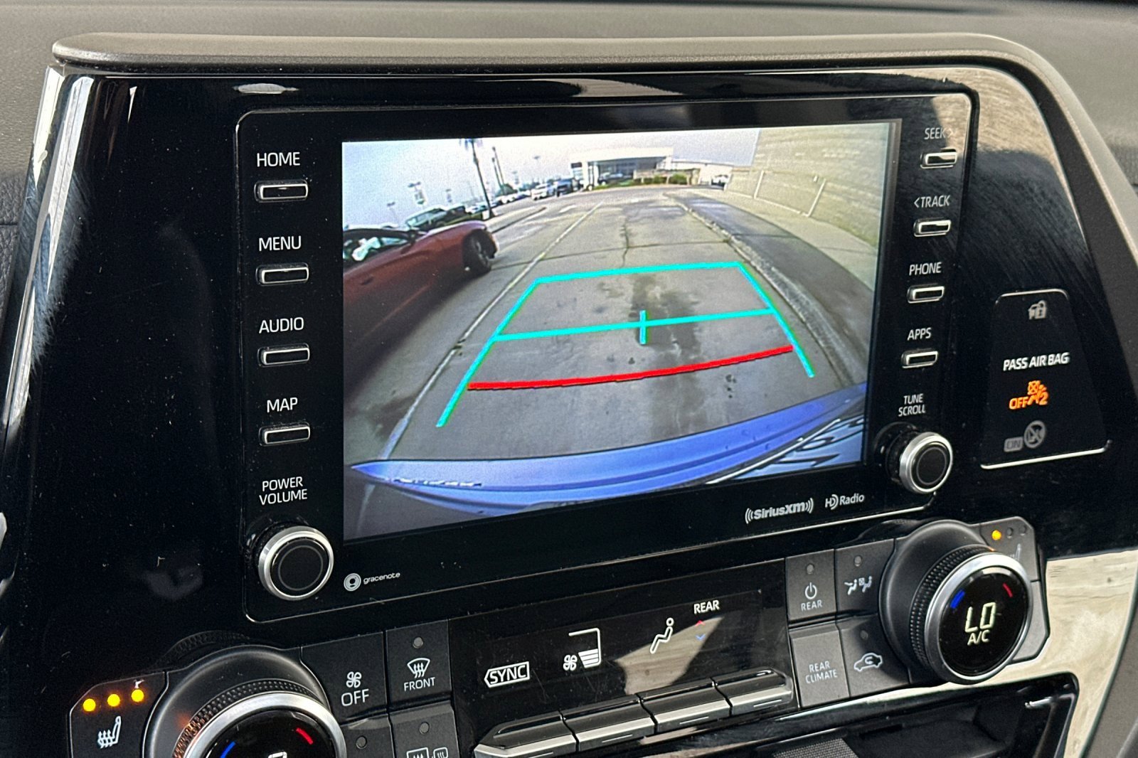 Used 2022 Toyota Highlander XLE image 20