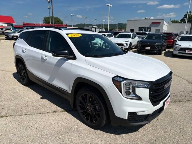Used 2023 GMC Terrain SLE w/ Driver Convenience Package AWD/4WD image 7