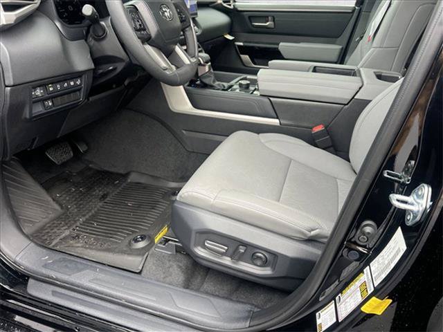 Used 2025 Toyota Tundra Limited AWD/4WD image 9