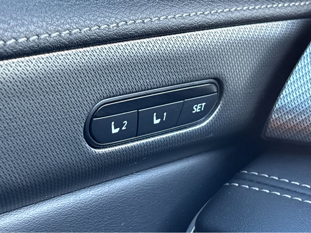 Used 2023 INFINITI QX60 Luxe w/ Cargo Package image 31