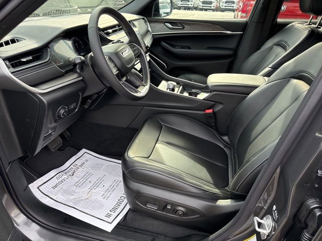 New 2026 Jeep Grand Cherokee Limited w/ Limited Altitude Package AWD/4WD image 17