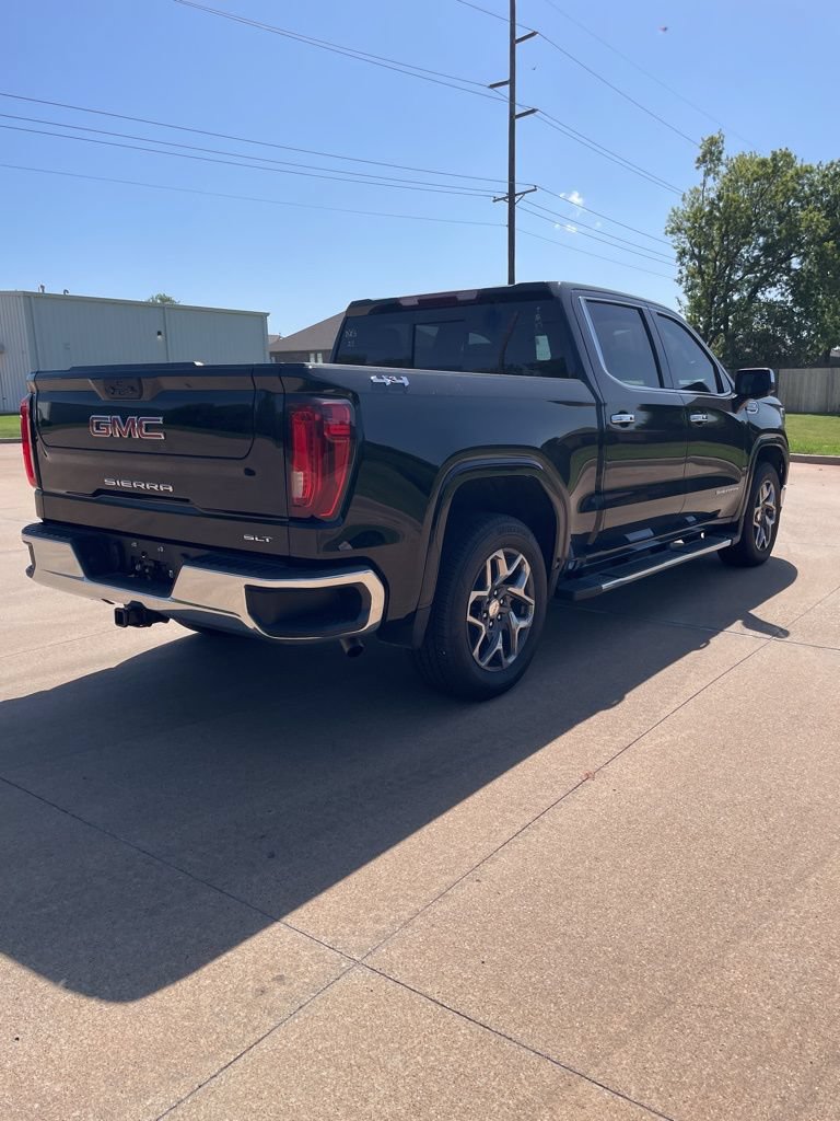 Used 2025 GMC Sierra 1500 SLT w/ SLT Premium Package AWD/4WD image 4