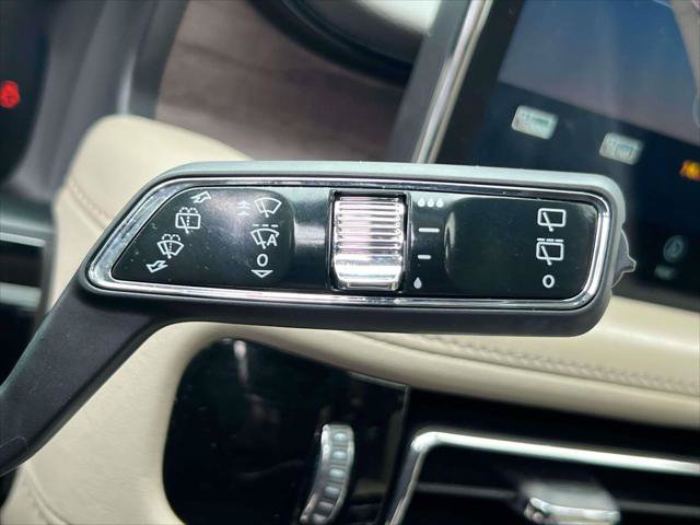 Used 2023 Lincoln Nautilus Reserve AWD/4WD image 28