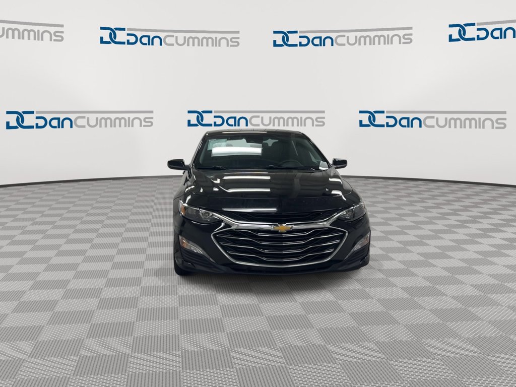Used 2025 Chevrolet Malibu LT FWD image 3