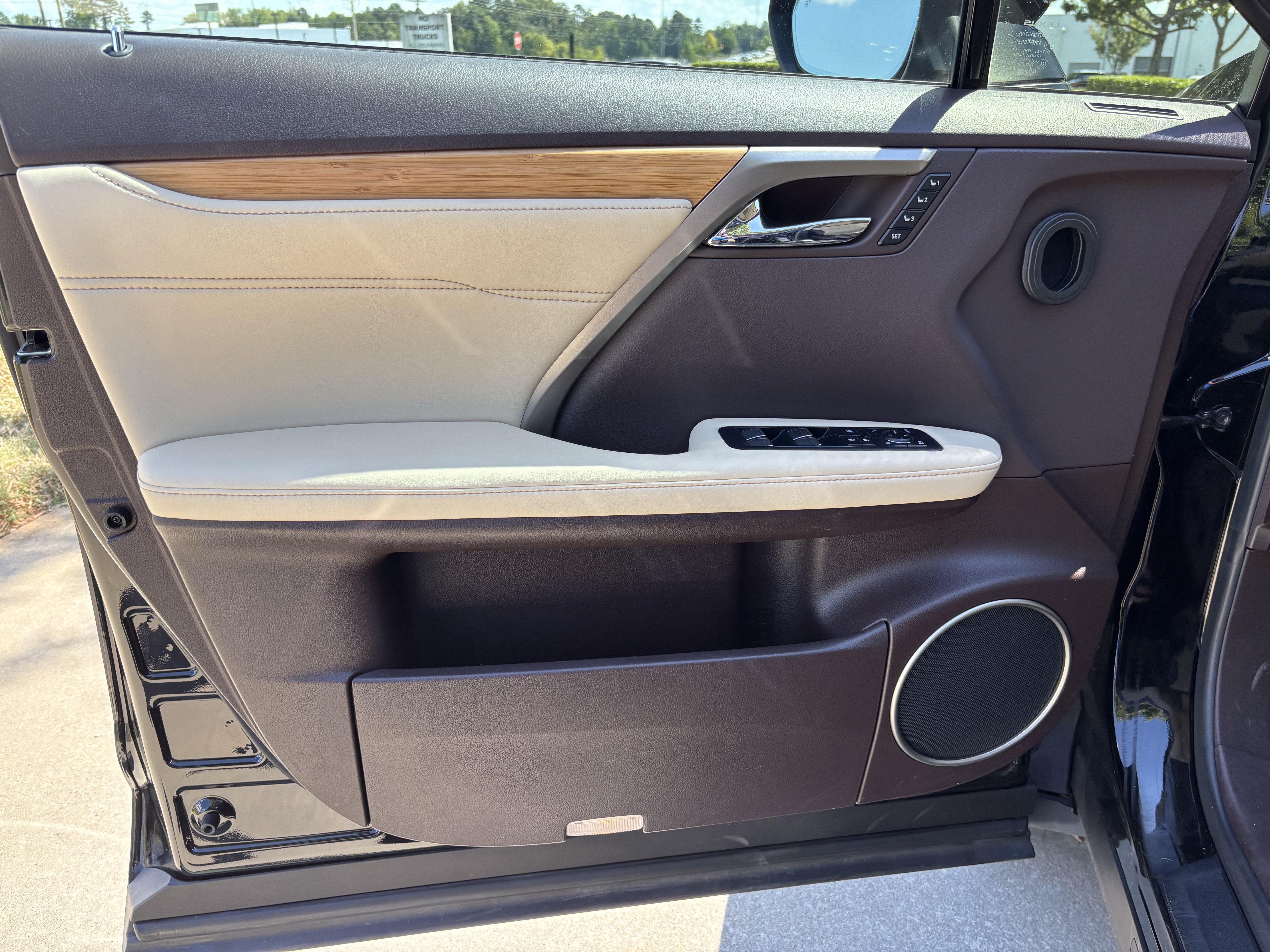 Used 2019 Lexus RX 350L AWD image 14