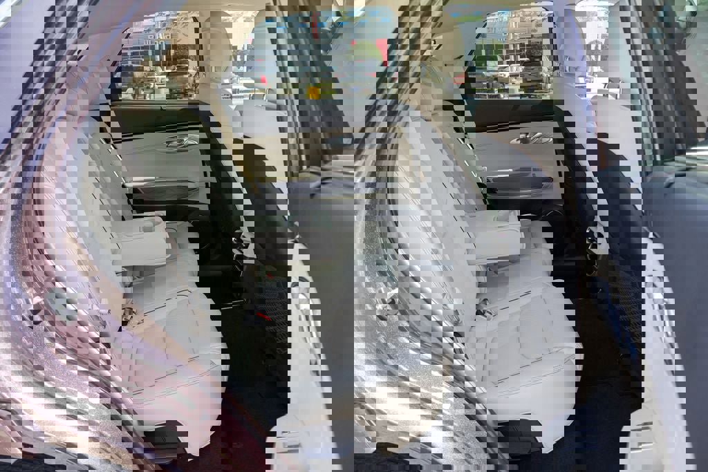 Used 2023 Genesis GV70 2.5T w/ Advanced Package image 10