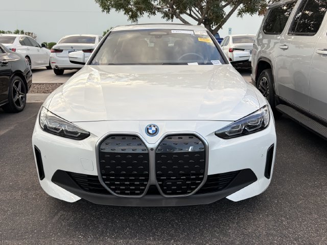 Used 2023 BMW i4 eDrive35 RWD image 2
