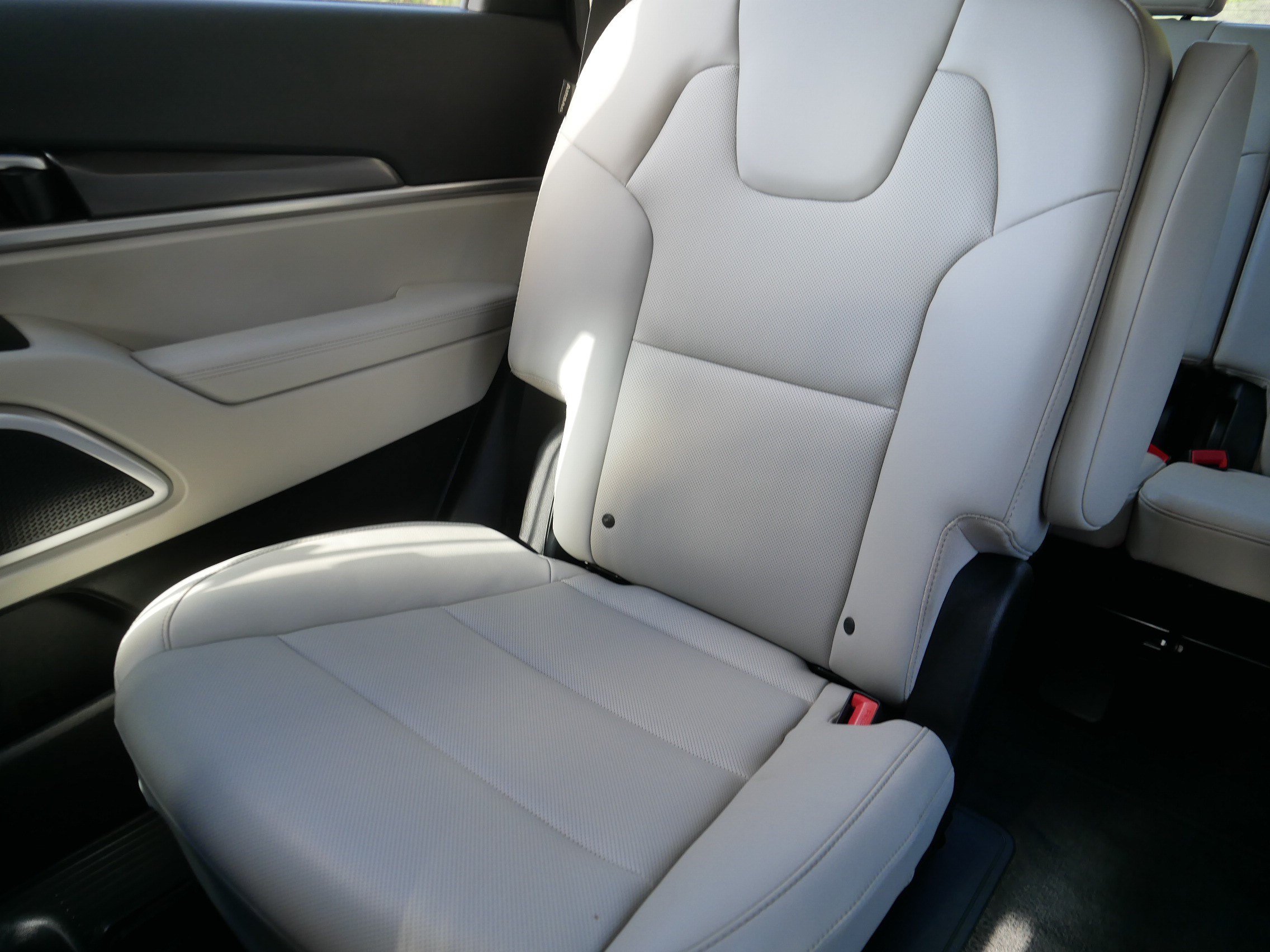 Certified 2024 Kia Telluride S w/ S Sunroof Package AWD/4WD image 12