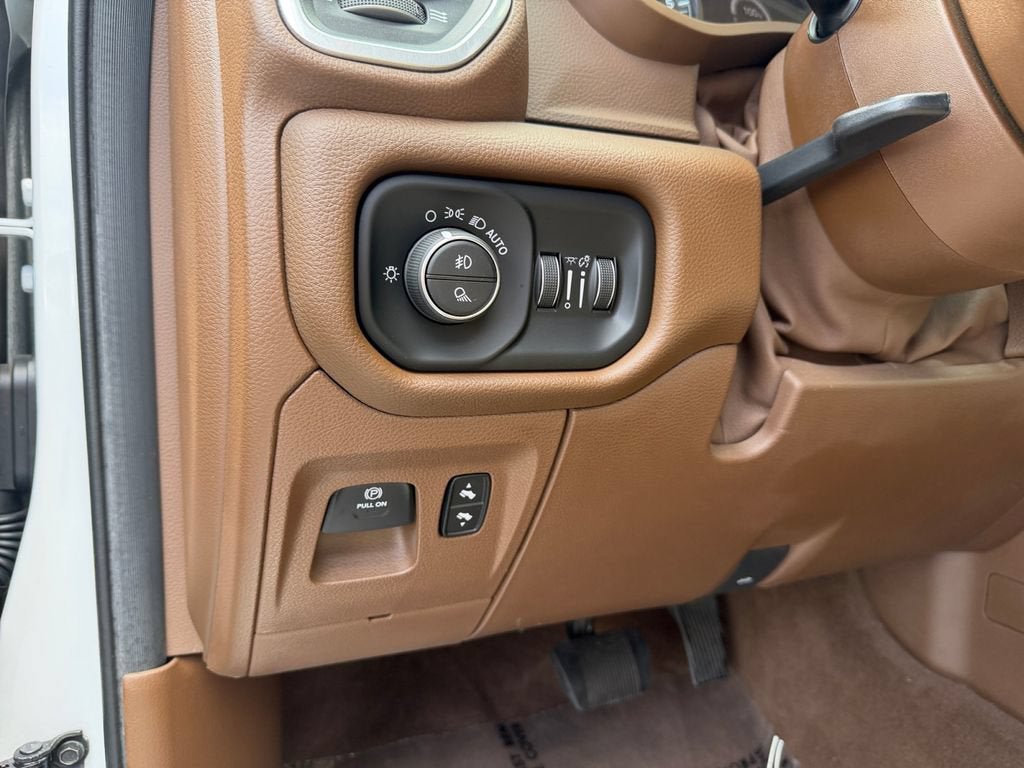 Used 2021 RAM 1500 Laramie AWD/4WD image 19