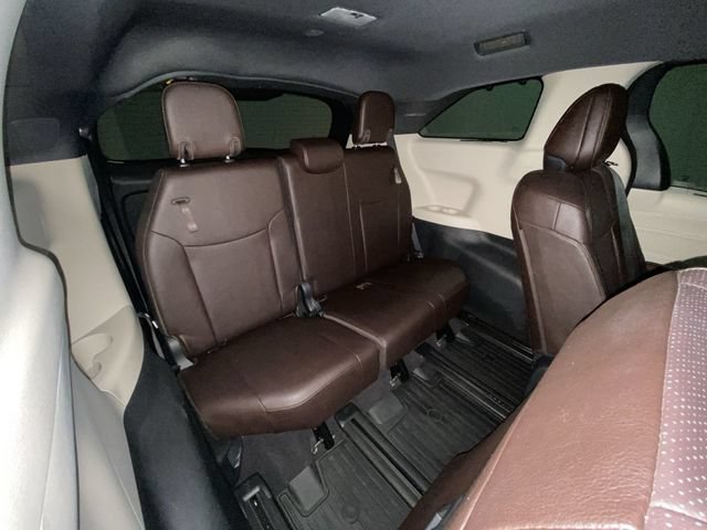 Used 2023 Toyota Sienna Platinum FWD image 24