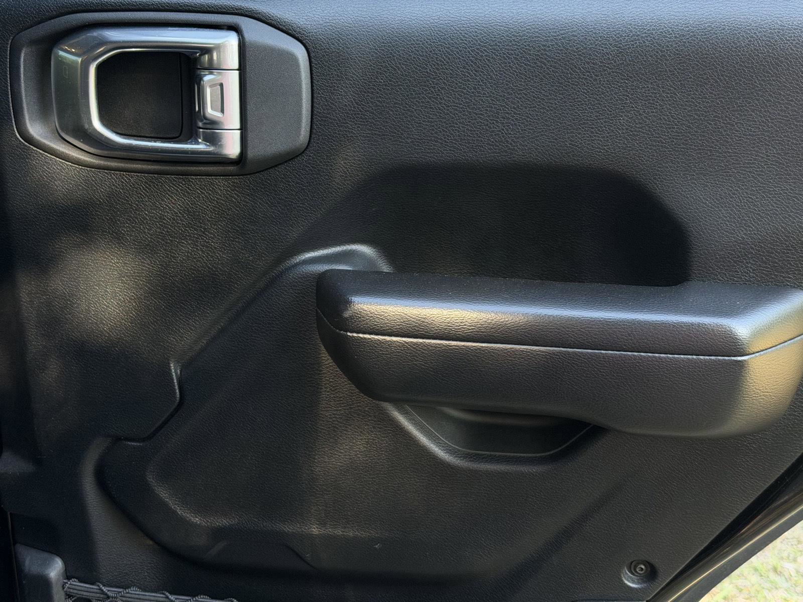 Used 2021 Jeep Wrangler Unlimited Rubicon image 30