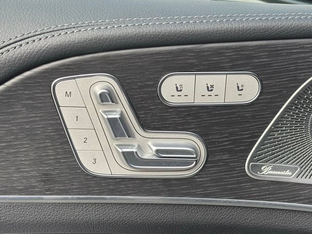 Used 2025 Mercedes-Benz GLS 580 4MATIC image 15