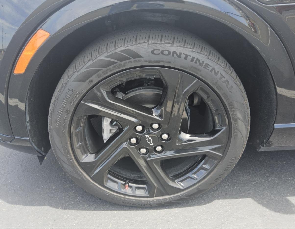 Used 2025 Chevrolet Equinox EV RS FWD image 25