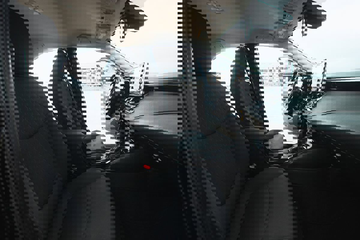 Used 2021 Toyota Corolla LE image 14