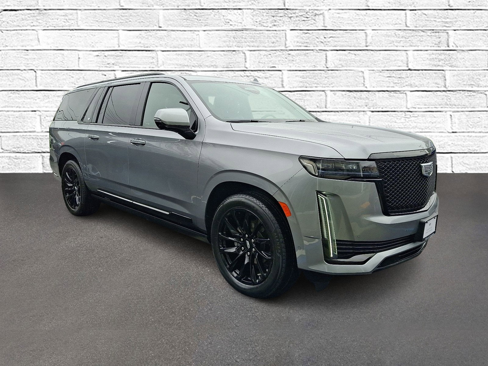 Used 2023 Cadillac Escalade ESV Sport Platinum w/ LPO, ONYX Package image 8