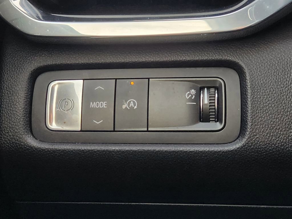 Used 2025 GMC Acadia Elevation image 23