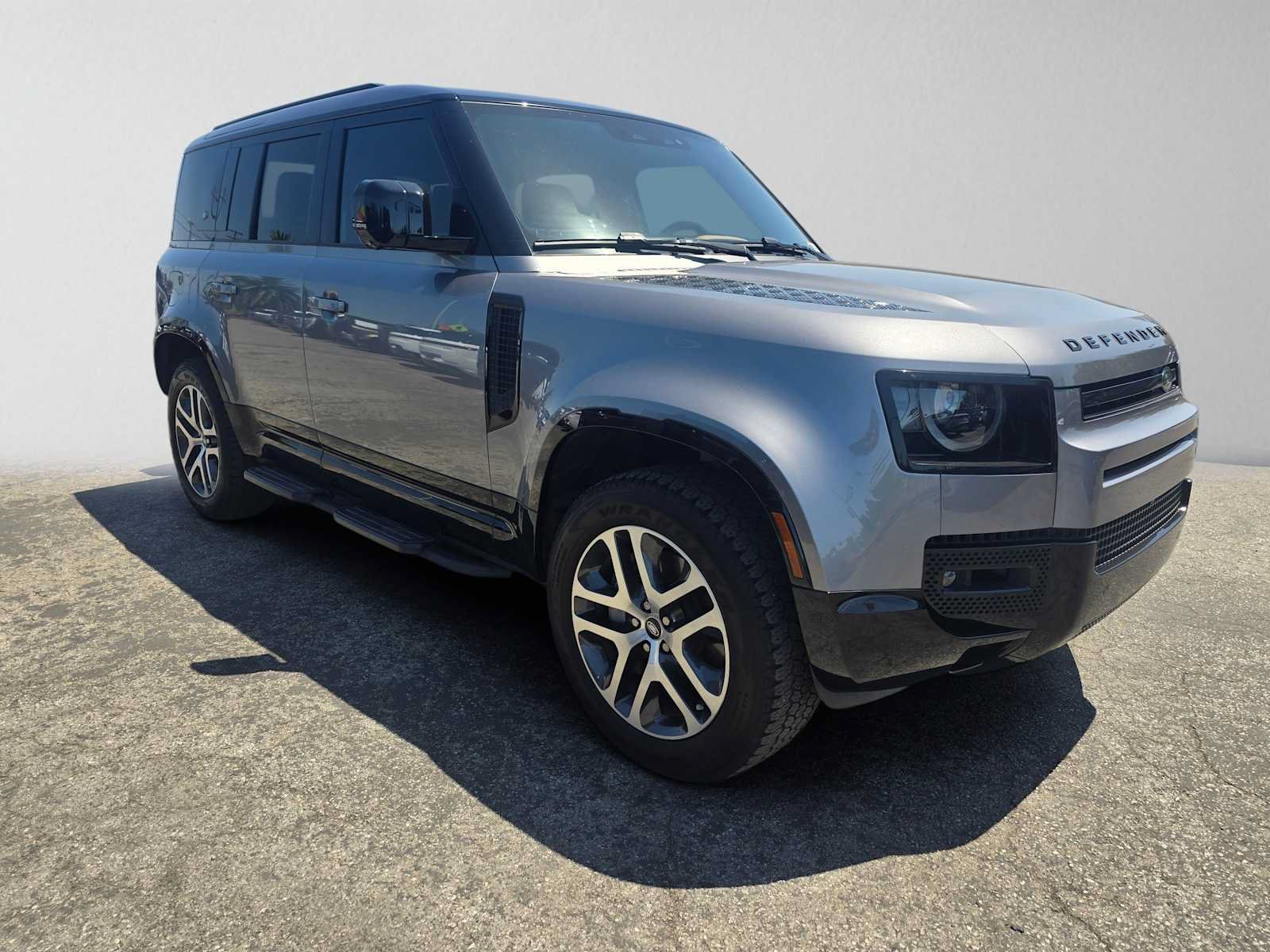 Used 2024 Land Rover Defender 110 X-Dynamic SE AWD/4WD image 7