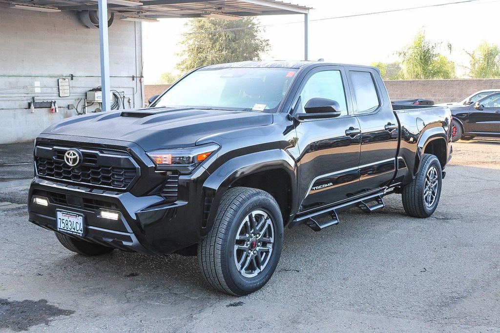 Used 2025 Toyota Tacoma TRD Sport RWD image 4