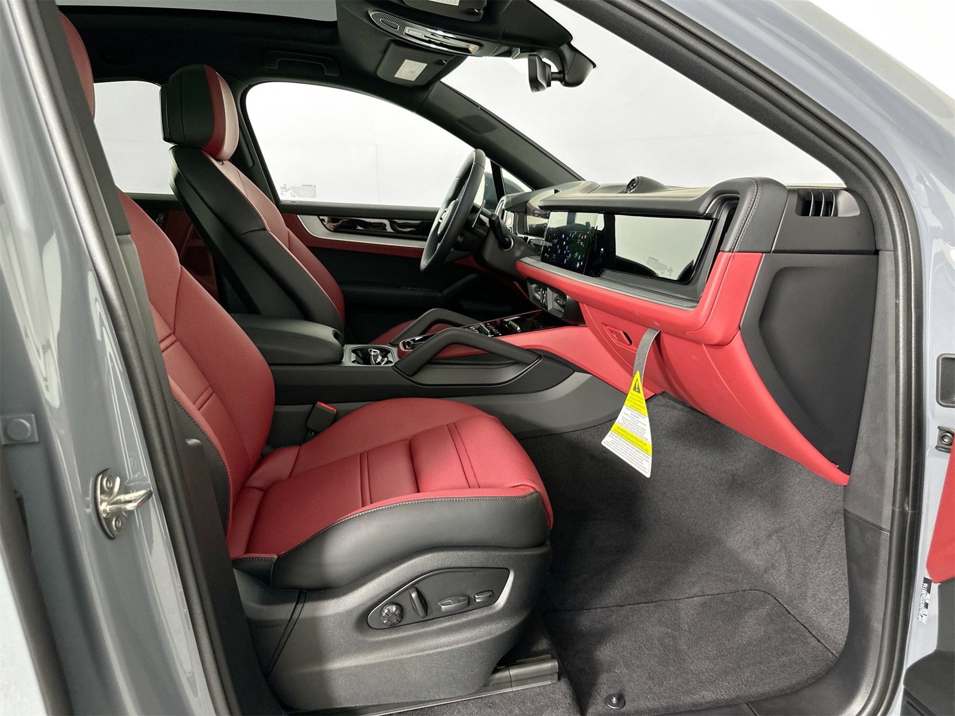 New 2026 Porsche Cayenne Coupe image 28
