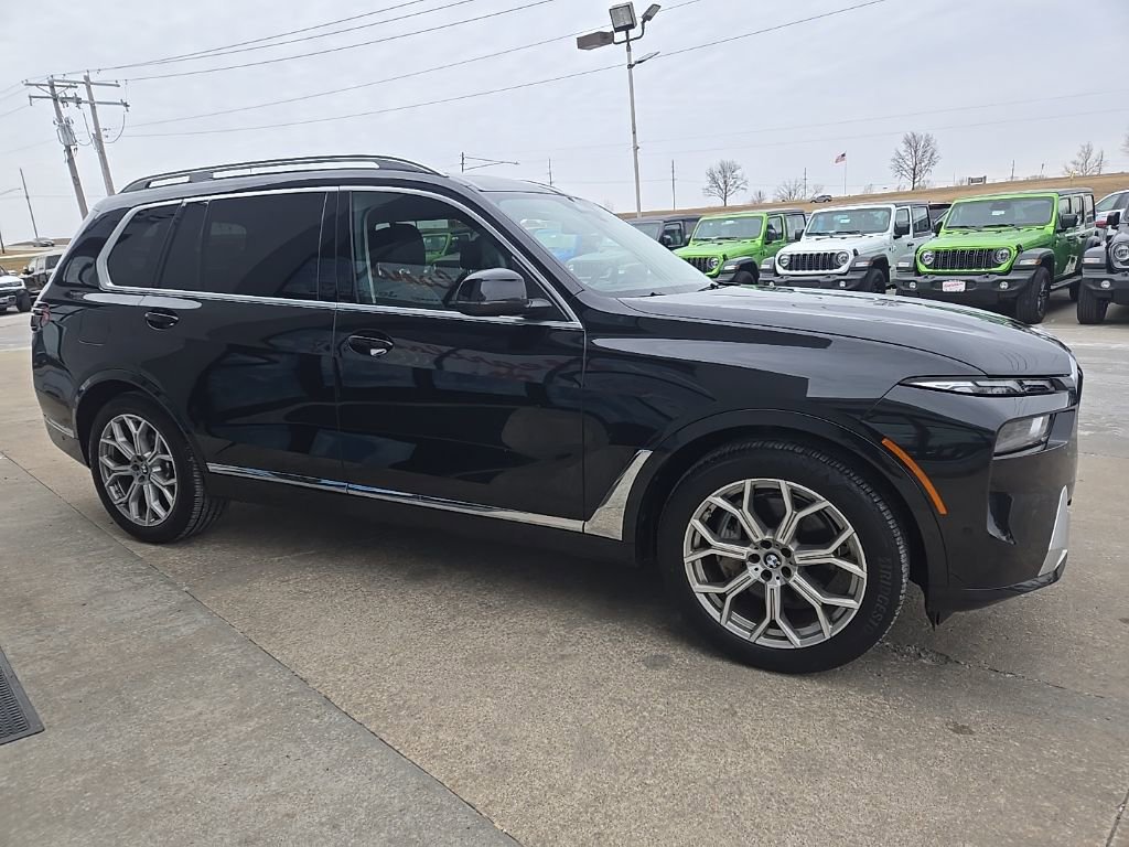 Used 2024 BMW X7 xDrive40i w/ Climate Comfort Package image 12