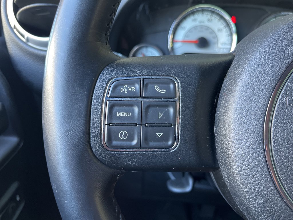 Used 2016 Jeep Wrangler Unlimited Rubicon w/ Connectivity Group AWD/4WD image 39
