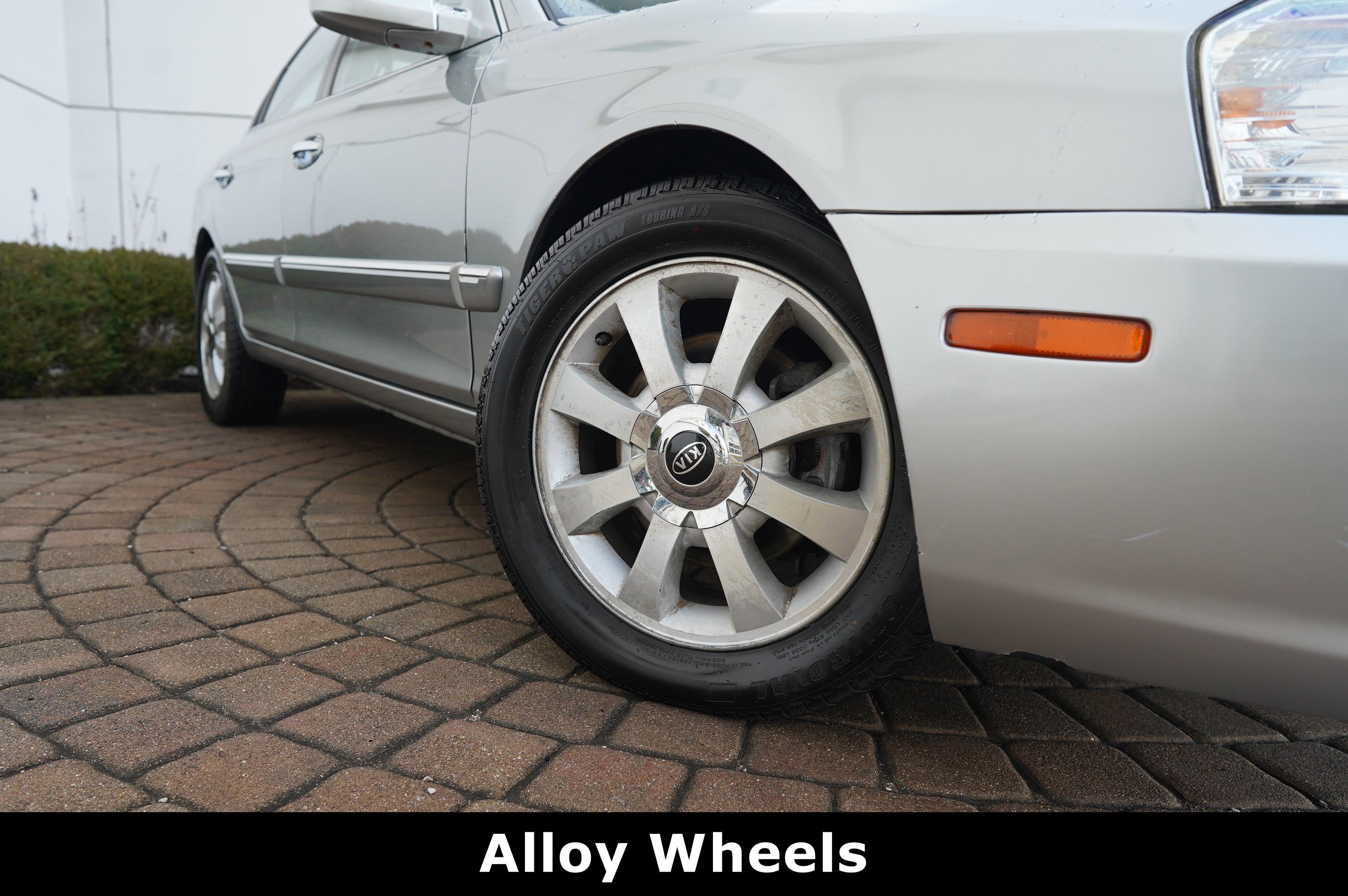 Used 2005 Kia Optima EX image 16