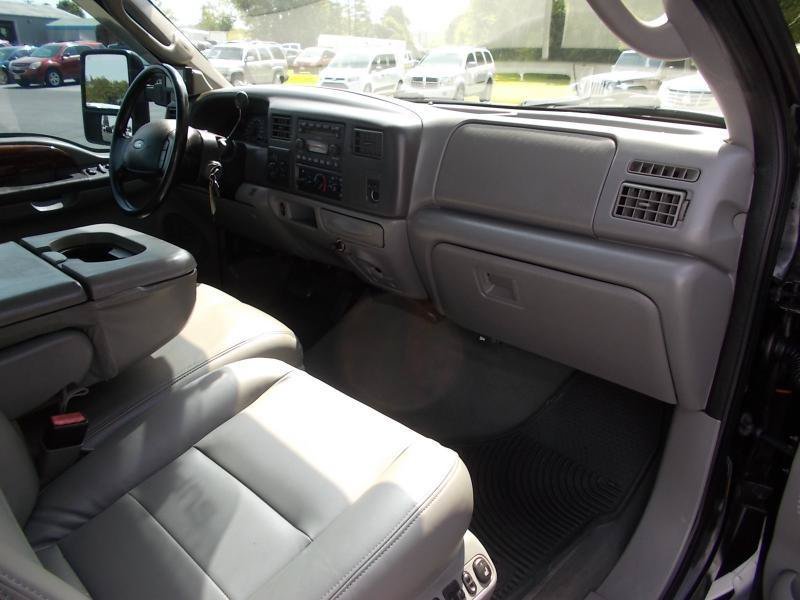 Used 2004 Ford F350 Lariat AWD/4WD image 23