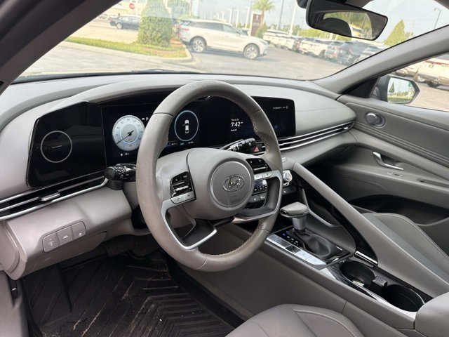 Used 2023 Hyundai Elantra SEL w/ Convenience Package FWD image 13