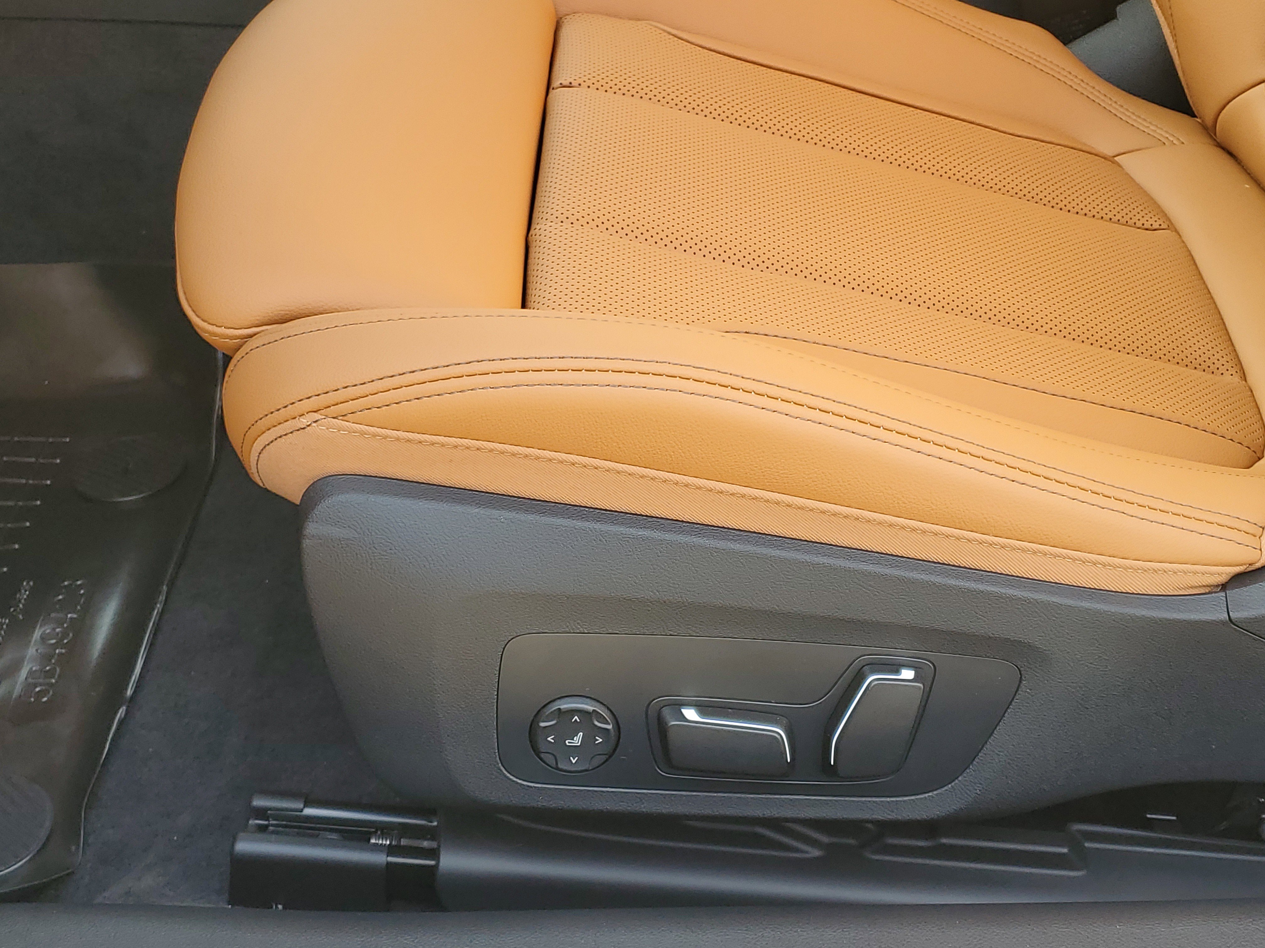 New 2026 BMW 430i xDrive Convertible w/ Premium Package image 8