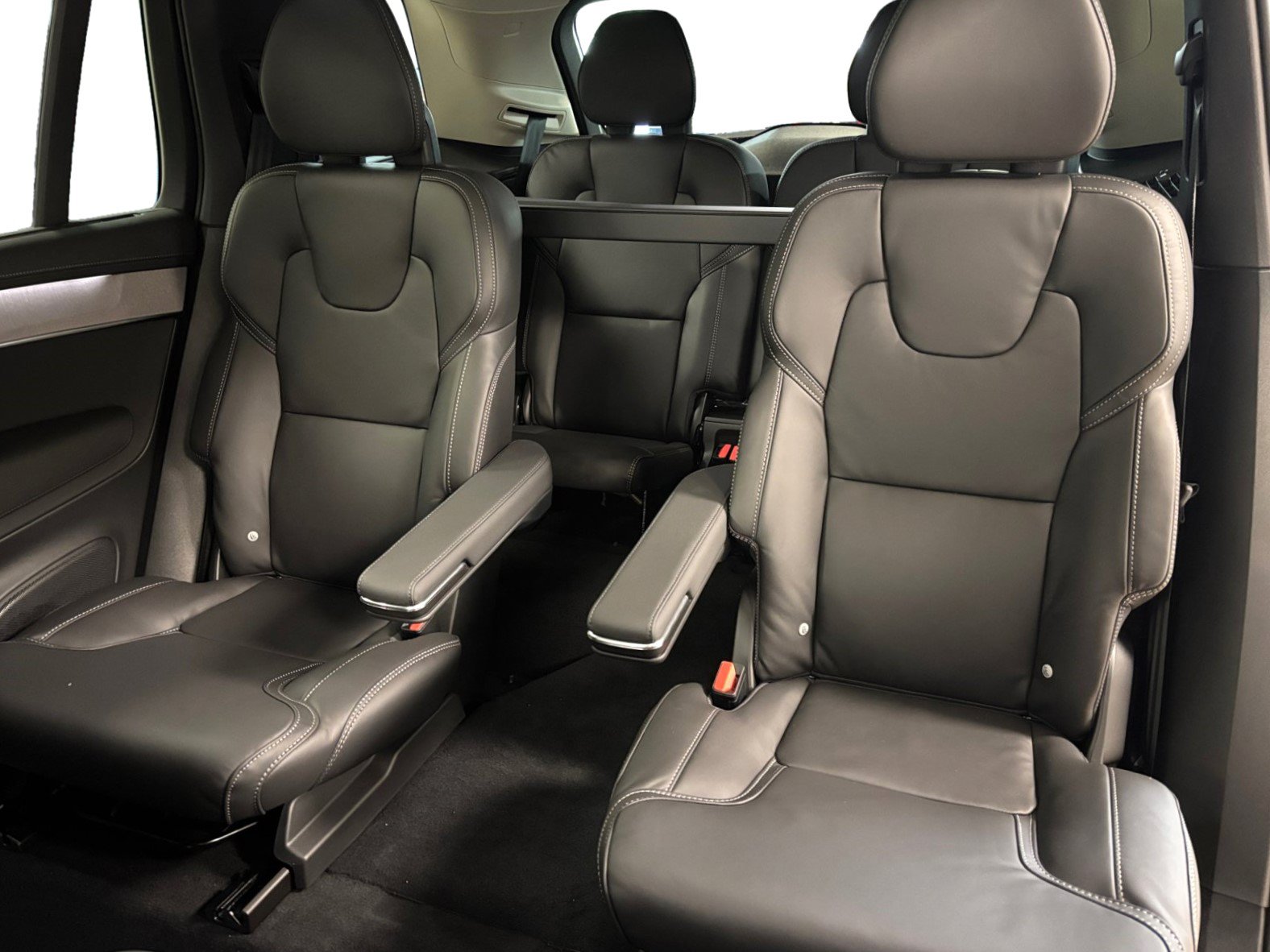 New 2026 Volvo XC90 T8 Ultra w/ Protection Package AWD/4WD image 43