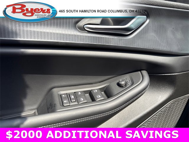 New 2025 Jeep Grand Cherokee L Altitude image 13